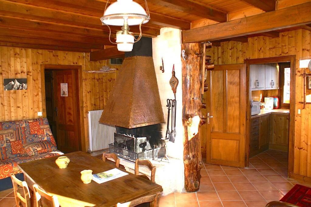 לה קארו ד'ארש Charmant Appartement Dans Chalet מראה חיצוני תמונה